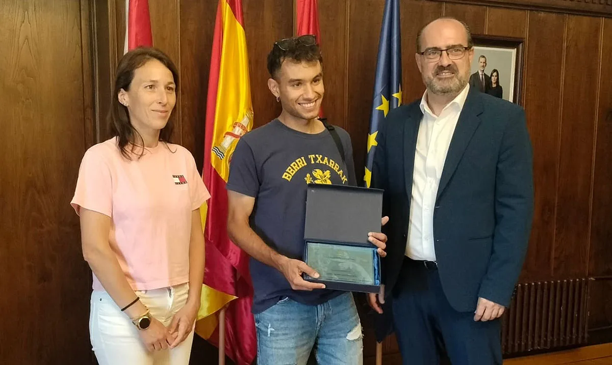Jaime Romo, recibido por el Ayuntamiento de Ponferrada tras proclamarse campeón de España de Carreras por Montaña