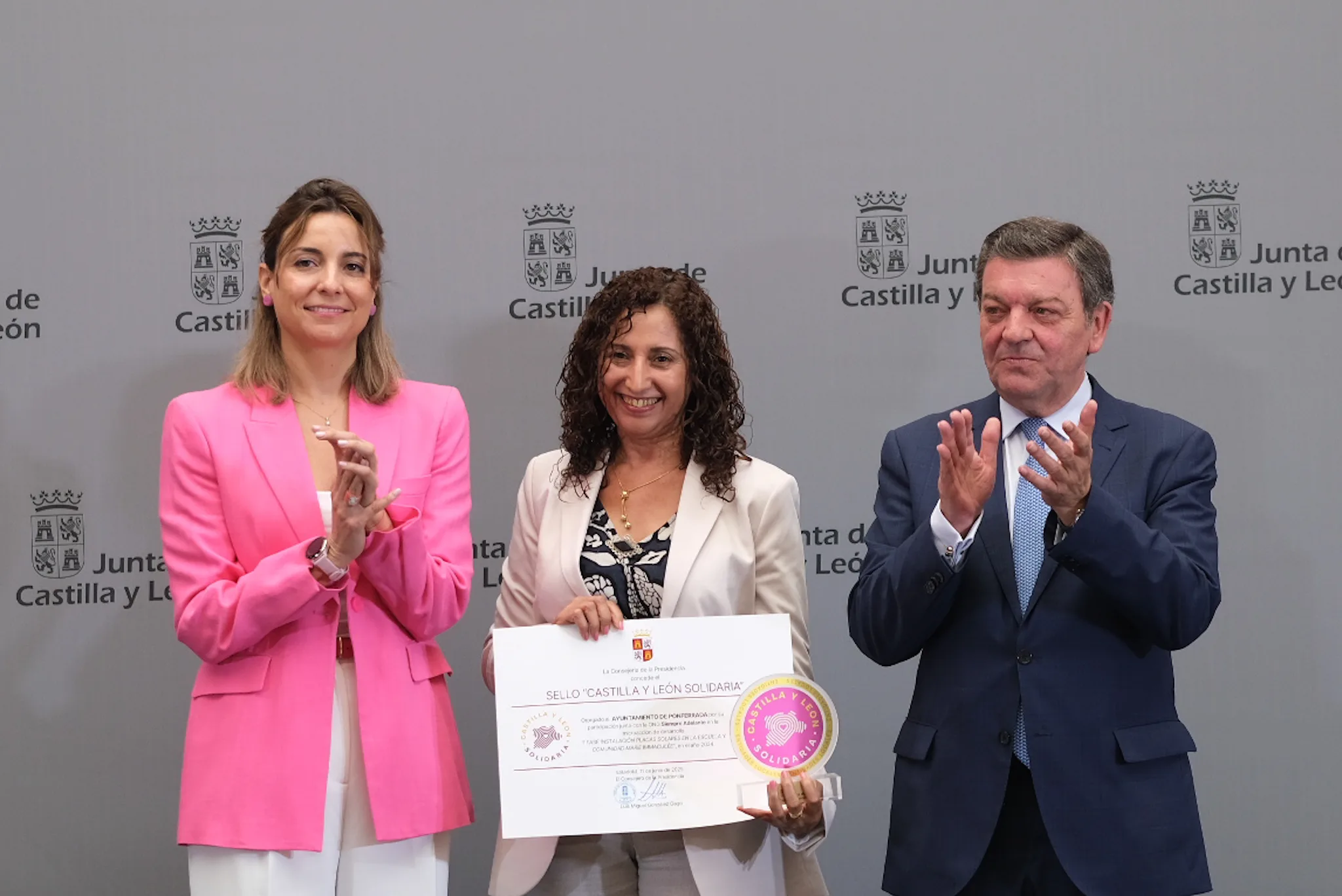 Ponferrada recibe el sello ‘Castilla y León Solidaria’ que reconoce a ayuntamientos y empresas comprometidos con la cooperación internacional