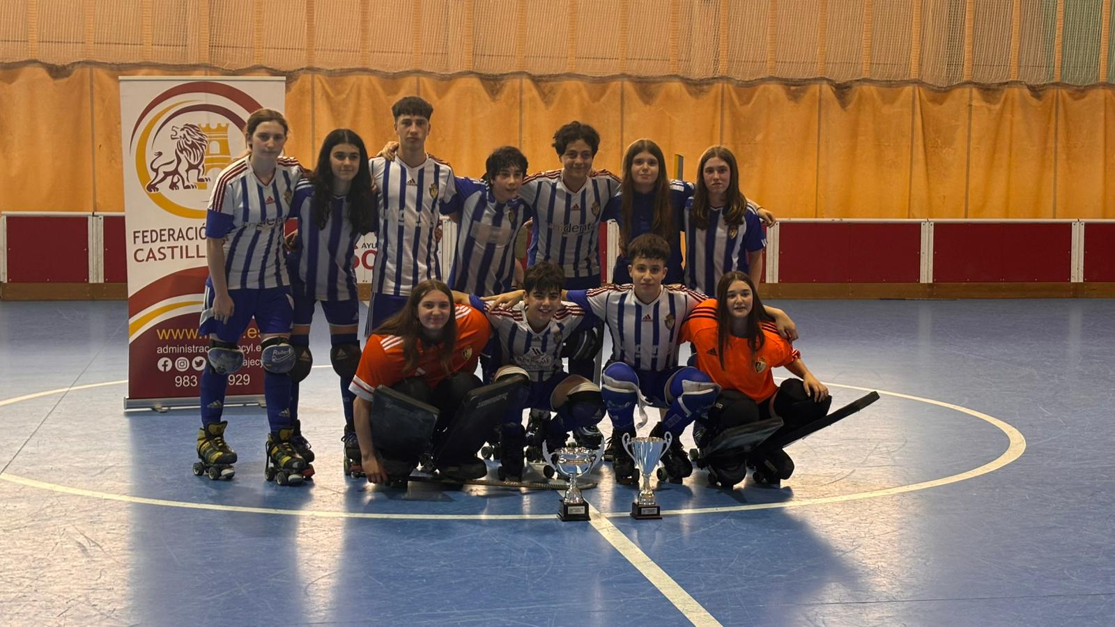 La SD Ponferradina Hockey Infantil firma una temporada histórica con tres títulos y un subcampeonato