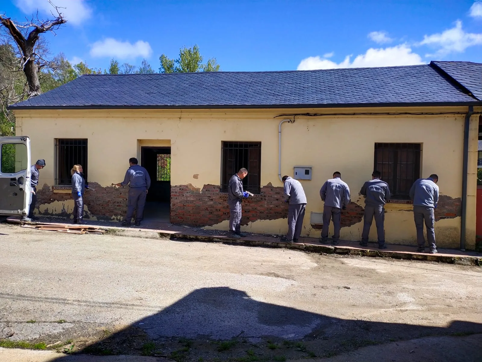 Rehabilitación de las antiguas escuelas de Valdefrancos
