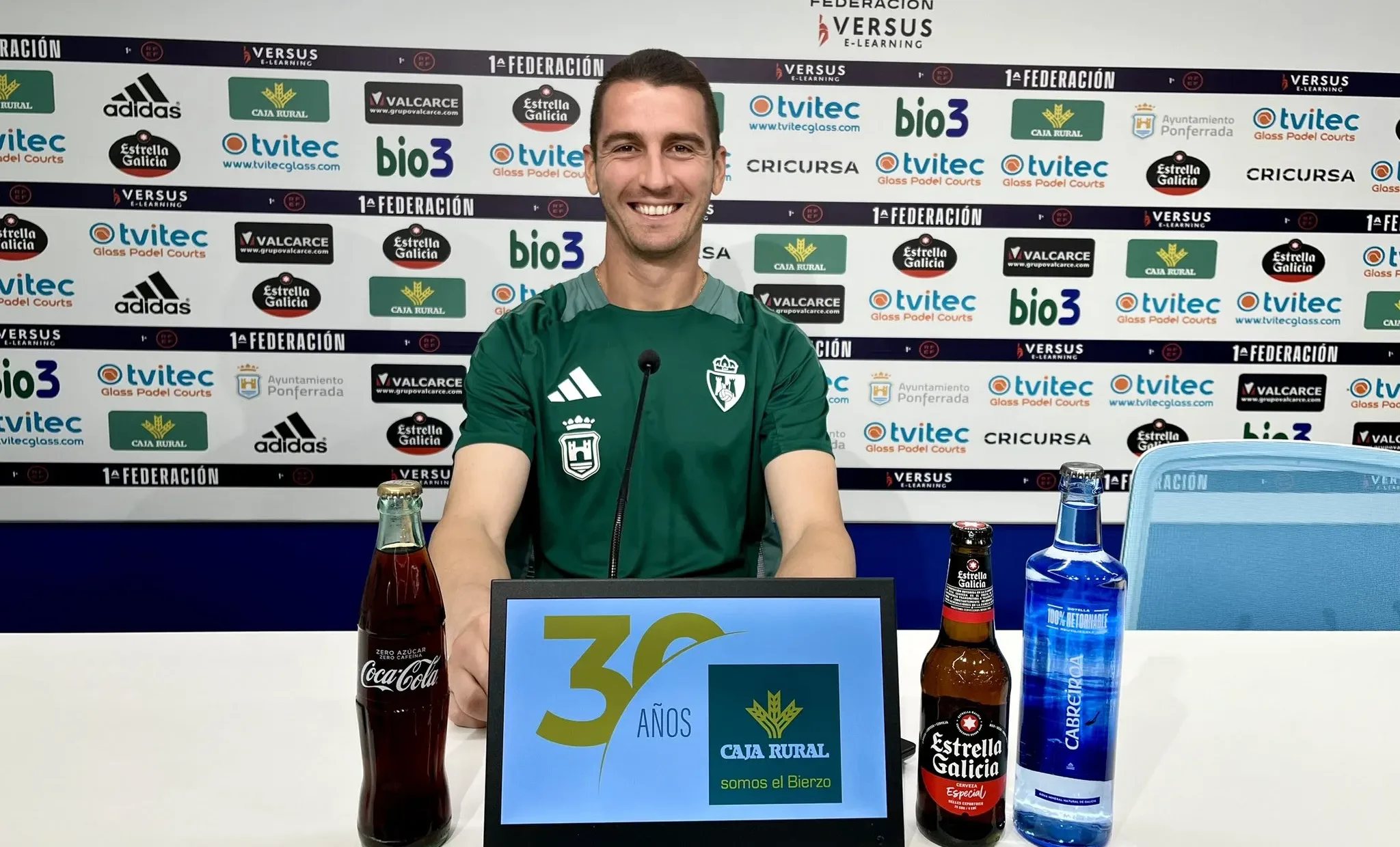 Andrés Prieto: “En ningún momento podemos especular con el resultado ante el Andorra; lo único que nos vale es ganar. La afición es un pilar fundamental y es parte del equipo”