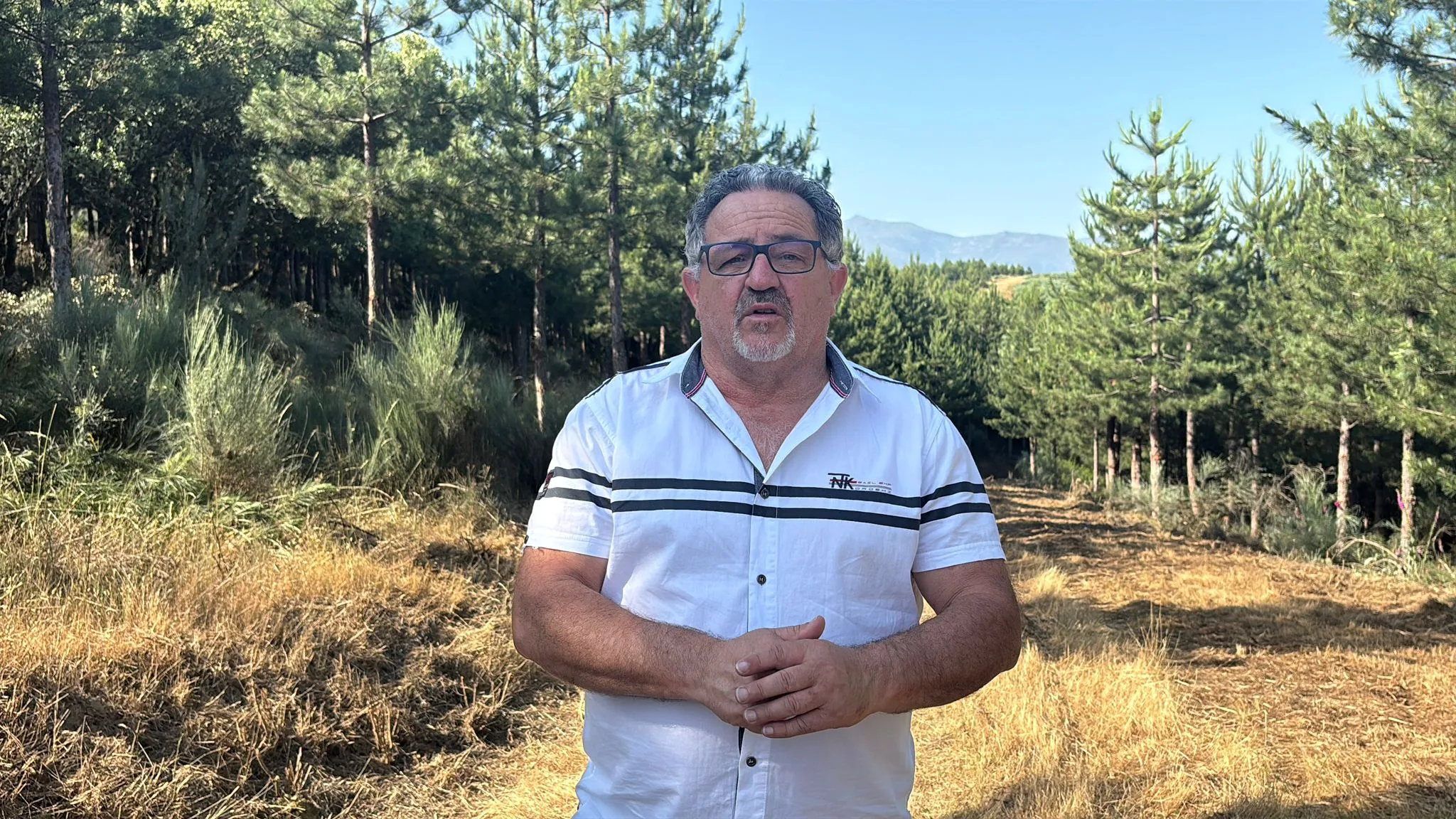 Trabajos de limpieza, desbroce y poda en Valdefrancos y Villar de los Barrios