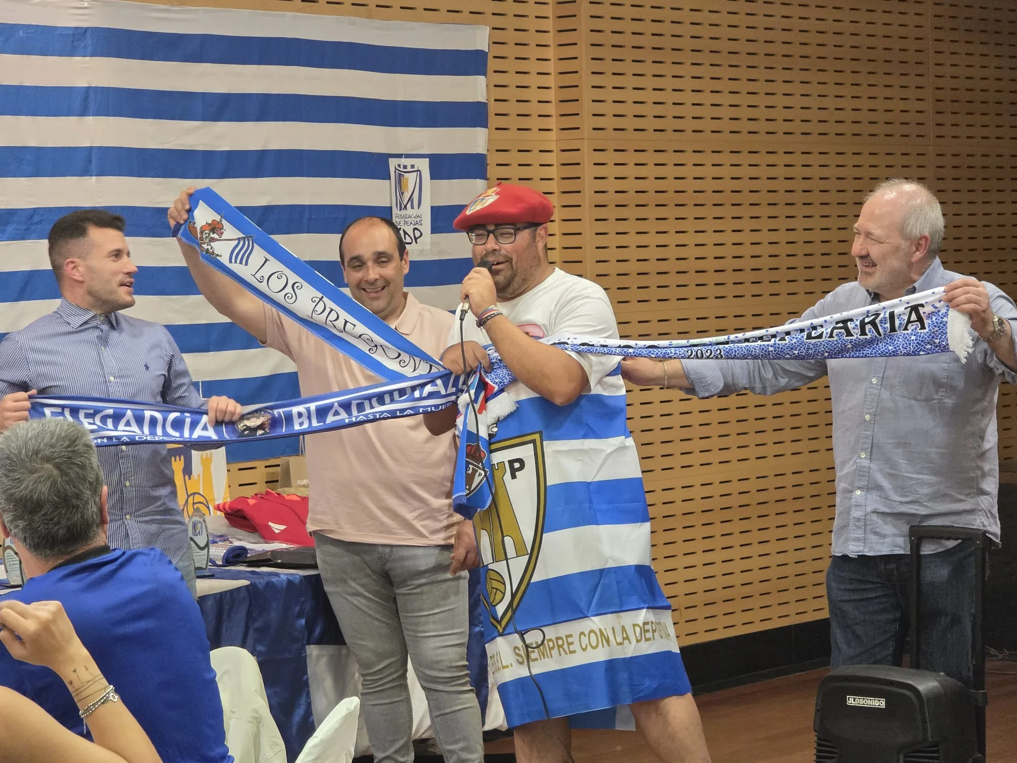 La Federación de Peñas de la Ponferradina otorga sus premios en la 'XV Cena Fin de Temporada'