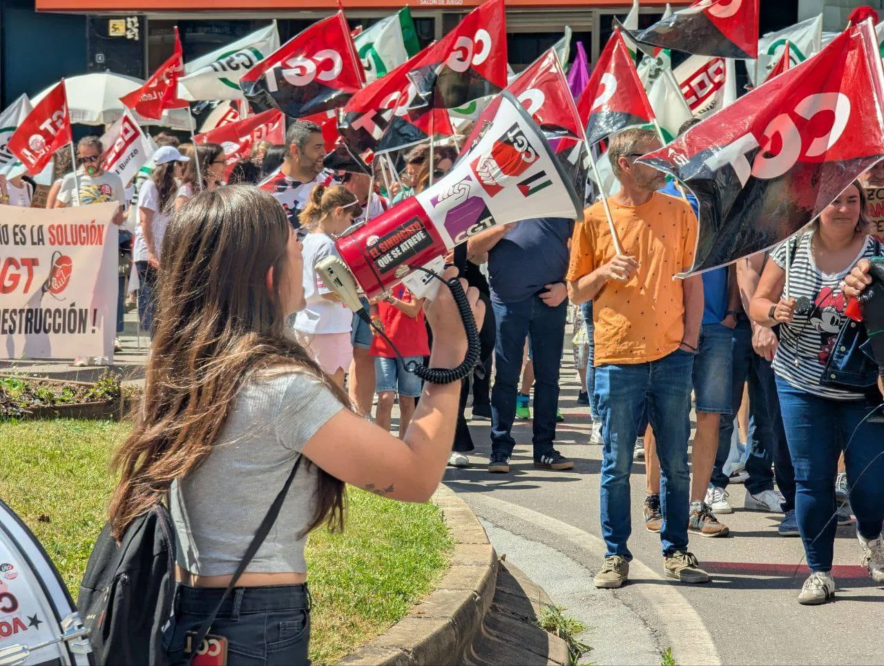 CGT revela que Teleperformance “intenta parchear con voluntarios” la probable nulidad del ERE en los tribunales si hace forzosos los despidos