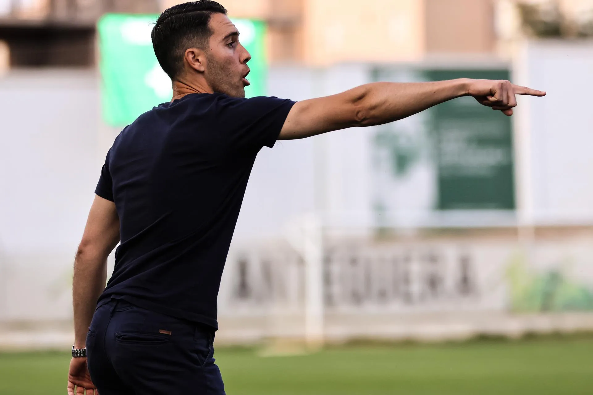 Javier Medina: “Intentaremos defender lo más lejos de la portería y que no se sientan cómodos. Aquí salimos a ganar el partido y allí saldremos igual”