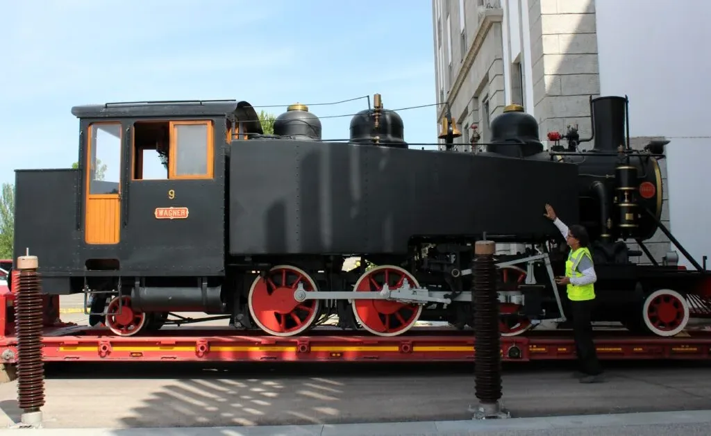 CIUDEN entrega la histórica locomotora 'Wagner número 9' al Consorcio del Ponfeblino y su presidente asegura que “este proyecto sale adelante; no hablamos de futuribles”
