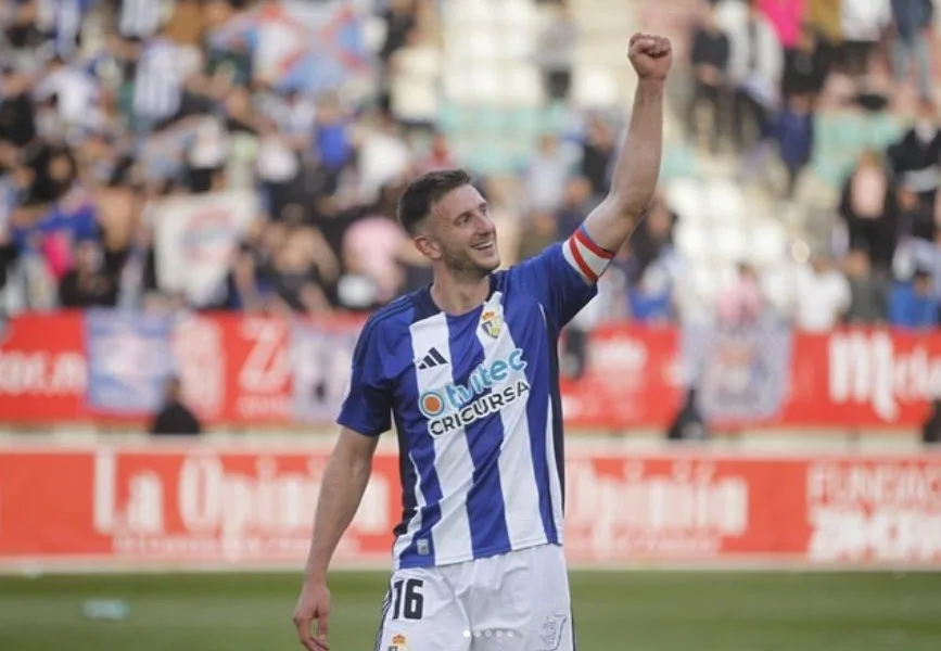Markel Lozano: “El Bierzo tiene algo especial y en estos dos años he podido disfrutar de su magia tanto dentro como fuera del Toralín”