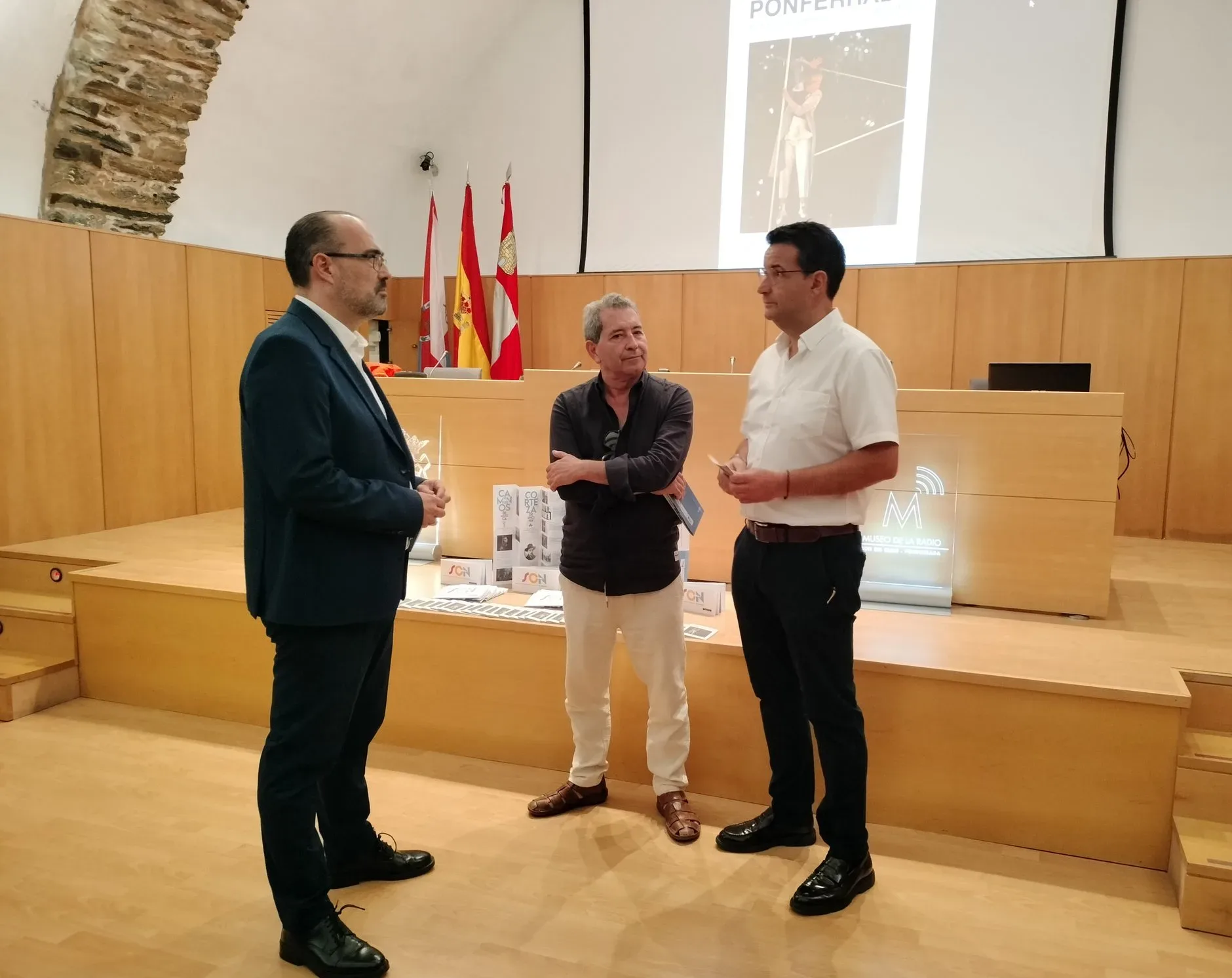 Presentan un nuevo número de la revista digital 'Ponferrada Es.Cultura' con todas las actividades del verano