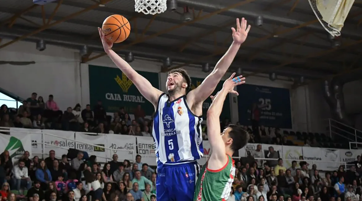 Pau Treviño, el primer granito del ambicioso proyecto de Clínica Ponferrada