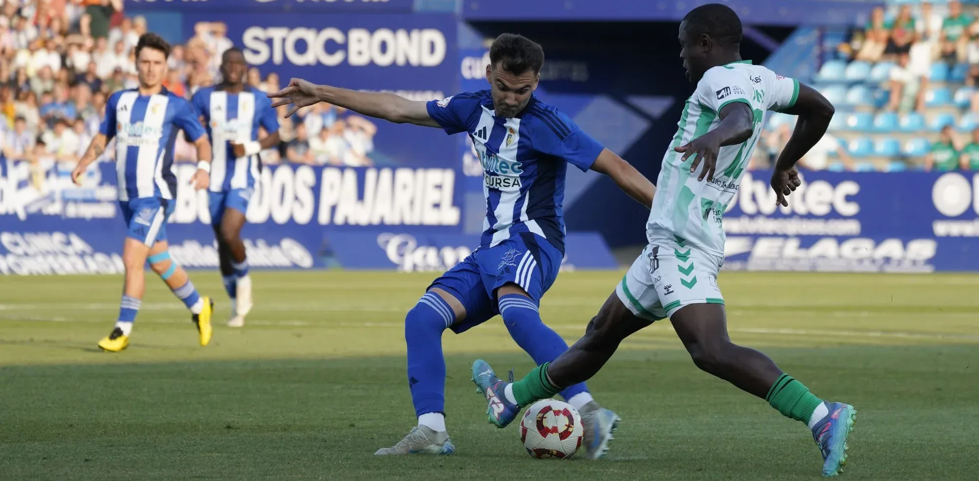 Andoni López sigue en la Ponferradina tras renovar su contrato