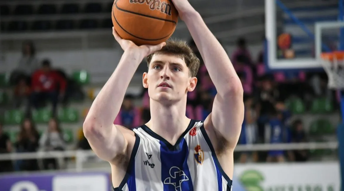 Rasmus Blak renueva con el Clínica Ponferrada SDP para la temporada 2025/26