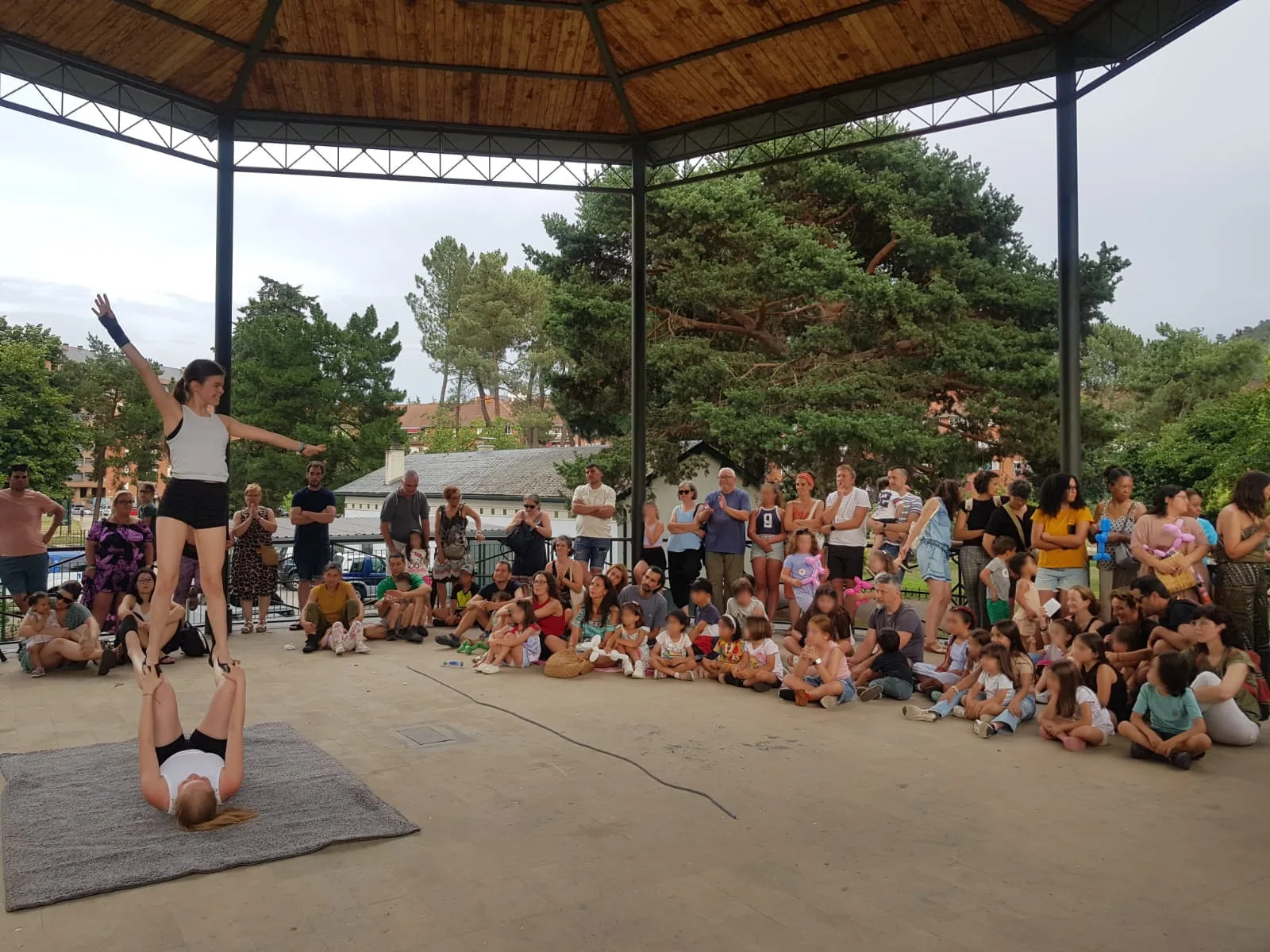 'Zirkus Ratz Fatz' llenó el Parque del Temple de la magia del circo