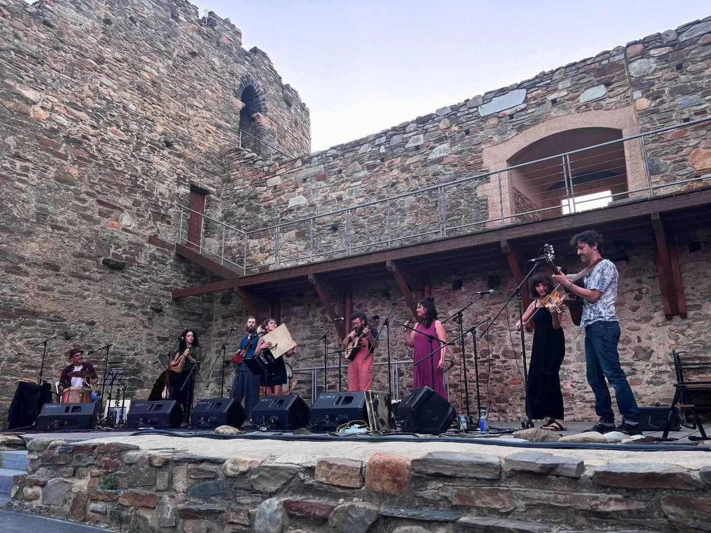El Castillo de los Templarios inaugura el ciclo “Caminos de Música” con una noche mágica