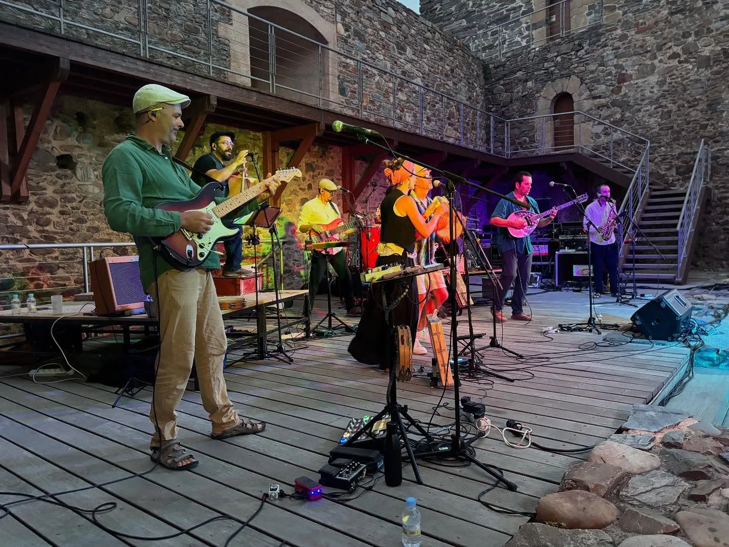 El Naan clausura con un lleno absoluto el ciclo ‘Caminos de Música’ en el Castillo de los Templarios