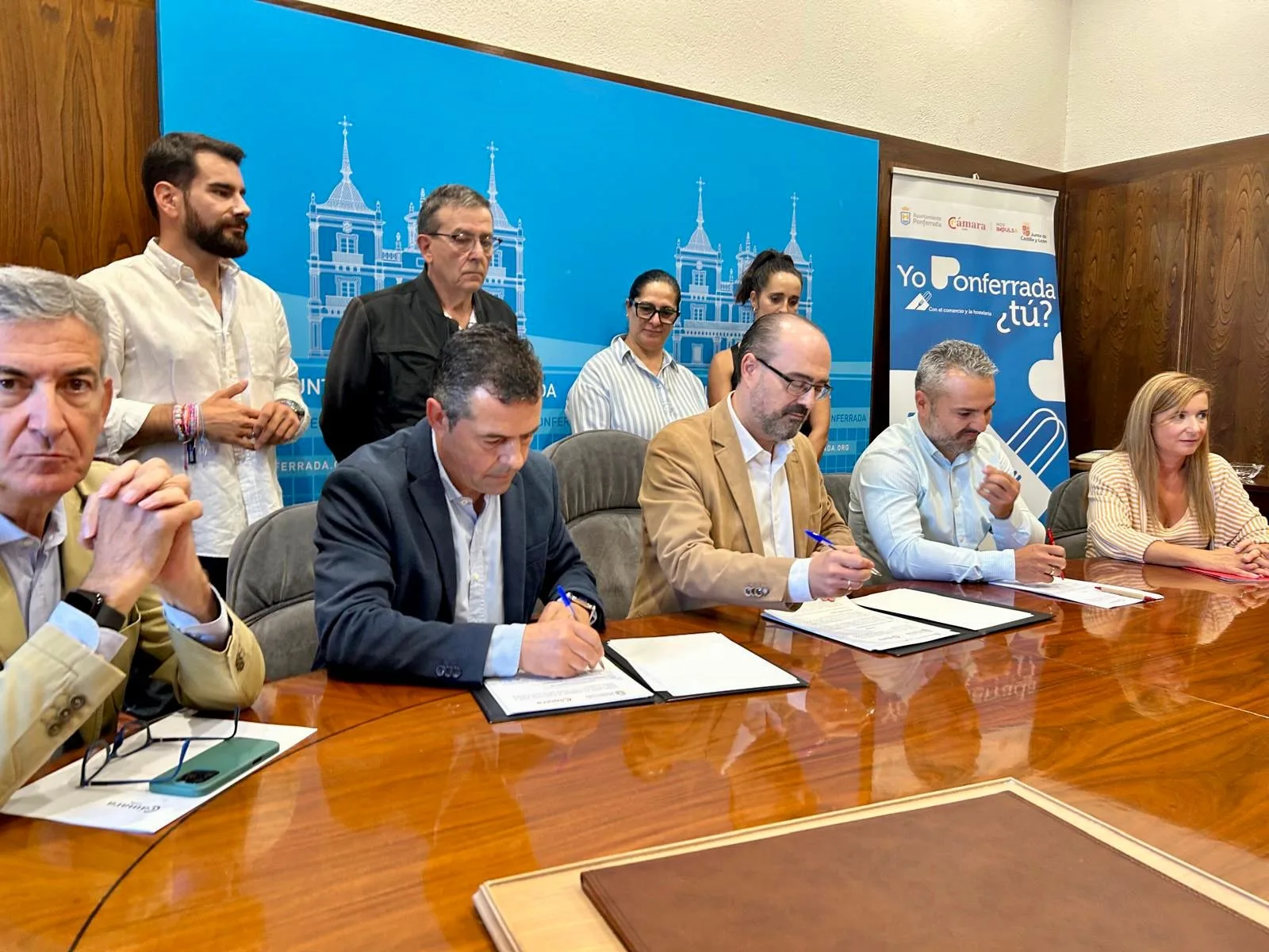 “Yo Ponferrada, ¿tú?”: Nuevo convenio del Ayuntamiento con la Cámara para impulsar el comercio local