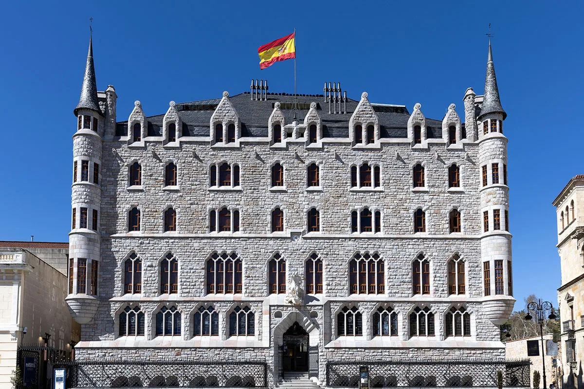 La ULE y el Museo Casa Botines impulsan el curso ‘Gaudí y la geometría’ con los mayores expertos nacionales e internacionales