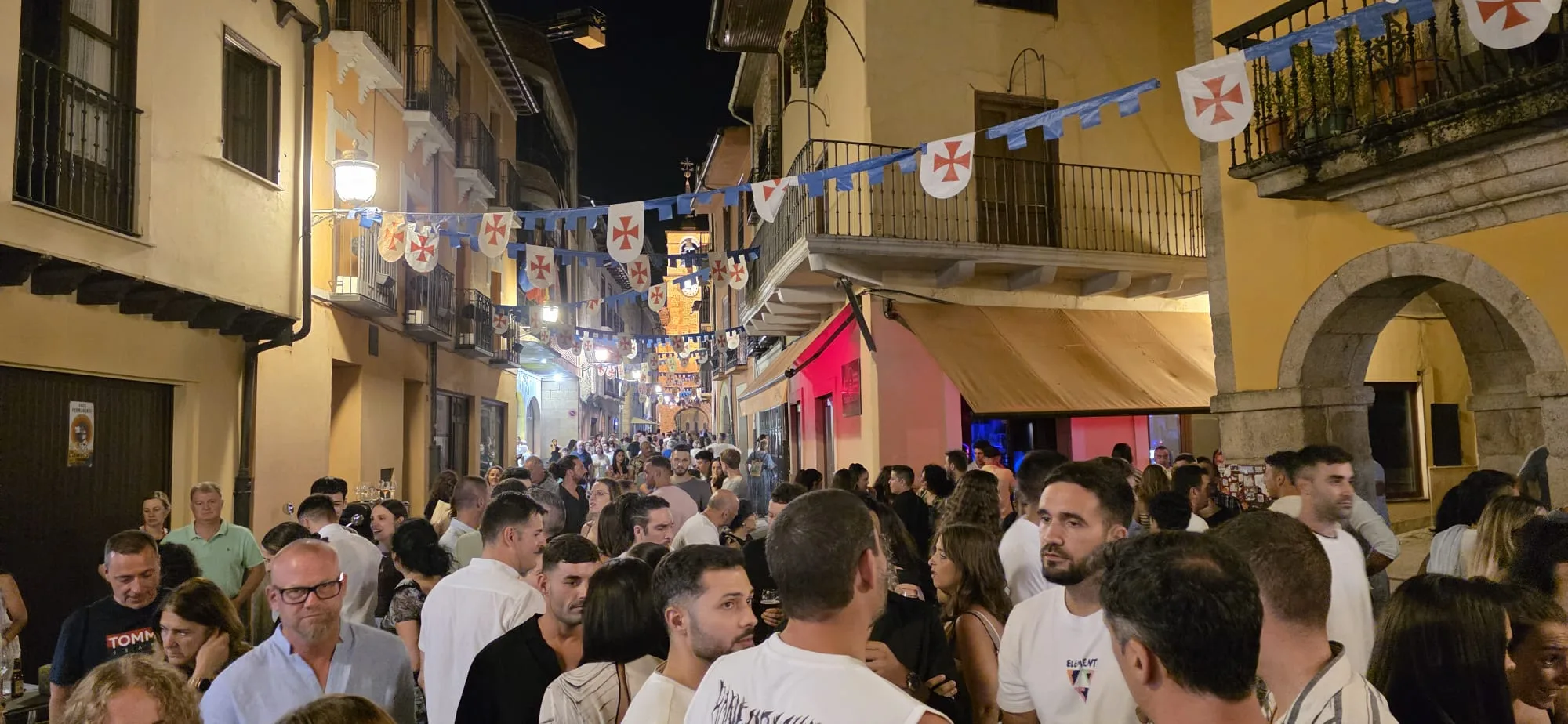 FOTOS | Miles de turistas disfrutan de Ponferrada atraídos por la magia de su Noche Templaria