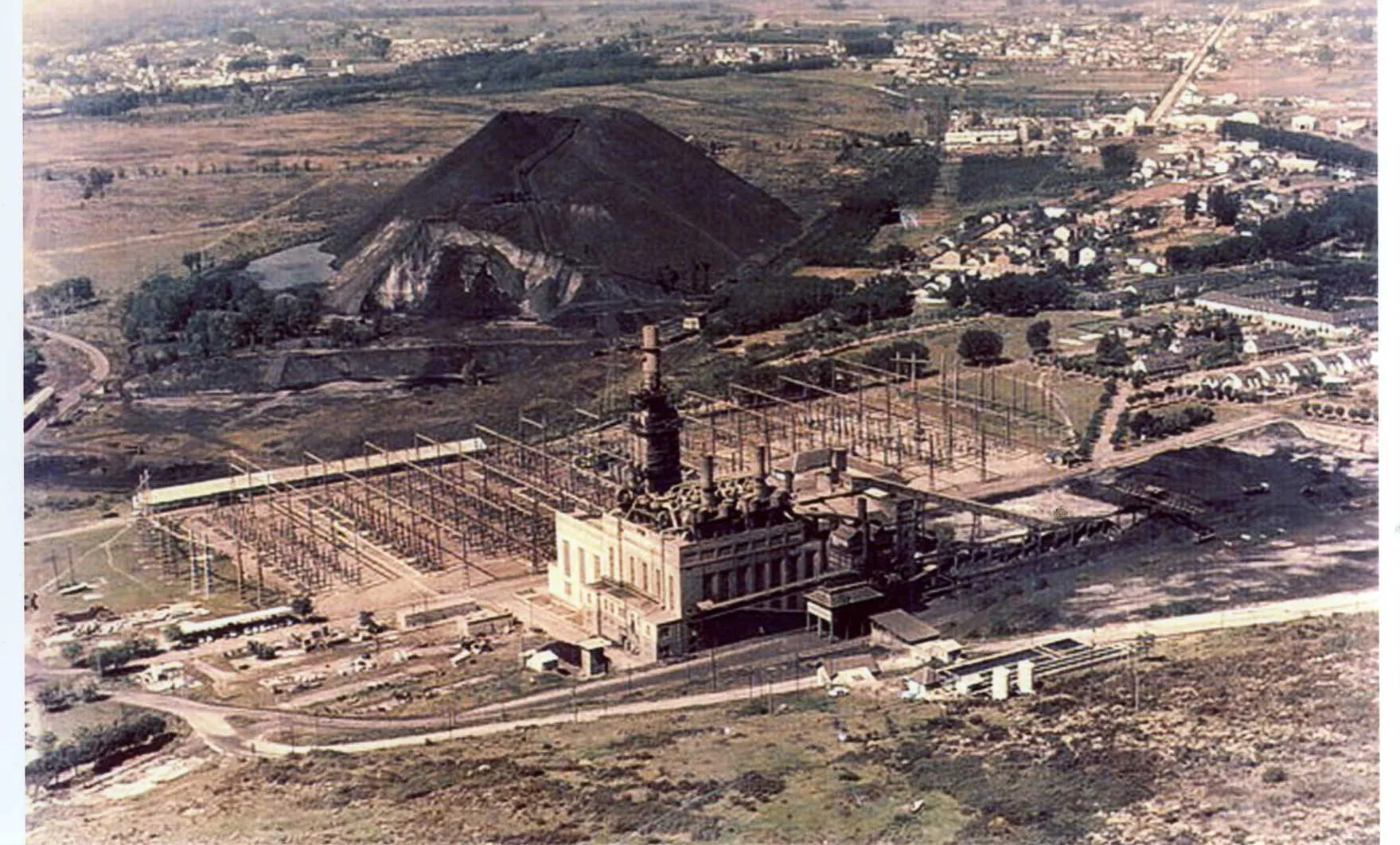 La Térmica Cultural celebra los 76 años de Compostilla I con una visita guiada para descubrir su historia