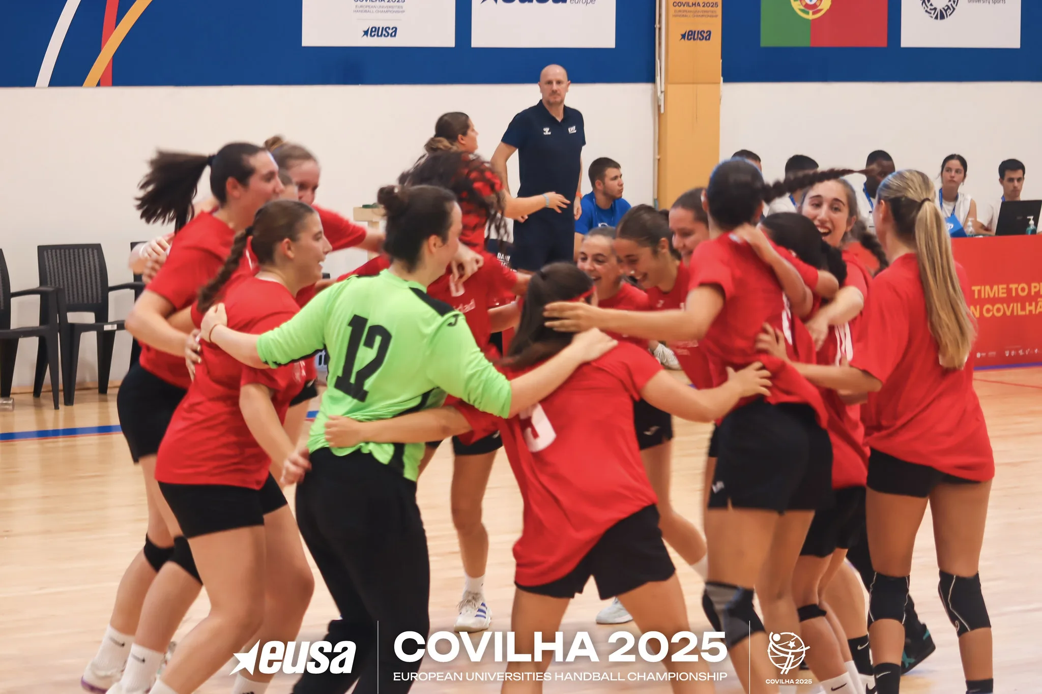 Histórica plata europea para el equipo femenino de balonmano de la Universidad de León