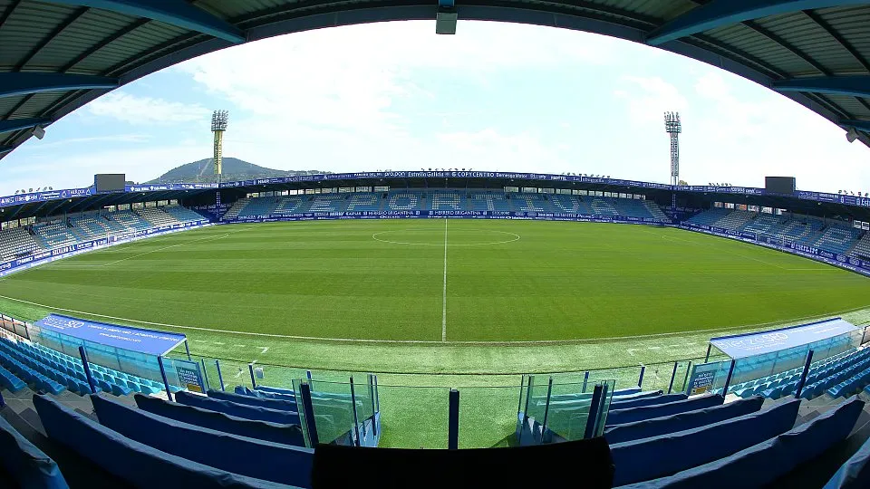 La afición de la Ponferradina responde pese a la subida de los abonos
