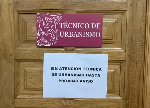 El PP denuncia la imposibilidad de tramitar licencias en Cacabelos ante la ausencia de un técnico municipal en Urbanismo