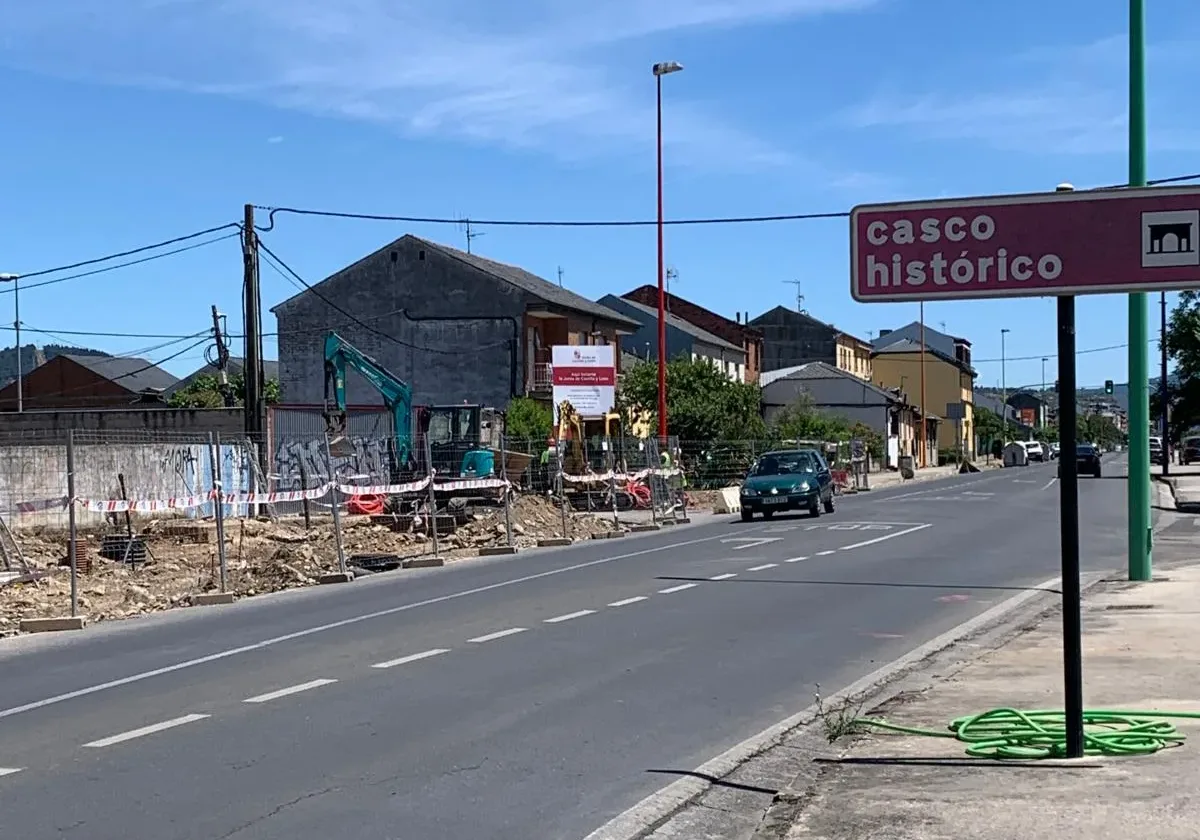 Corte este jueves de la entrada y salida a Toral de Merayo por la Avenida de Portugal por las obras de la nueva rotonda