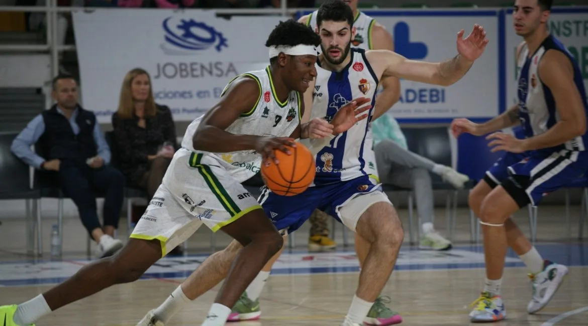 Ousman Sima: físico y talento para el perímetro del Clínica Ponferrada