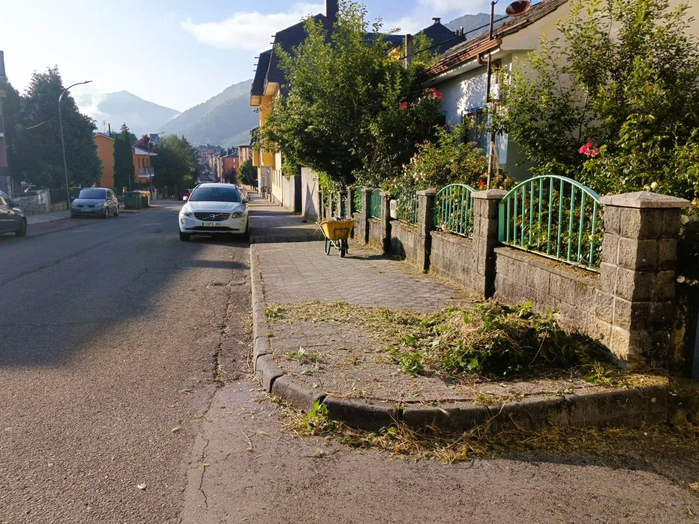 El Ayuntamiento de Villablino intensifica los trabajos de desbroce y limpieza en todo el Valle