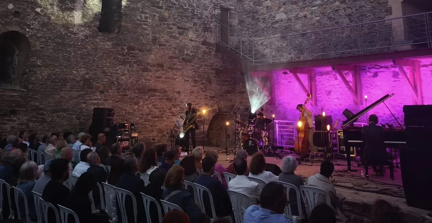 Jazz electrónico y contemporáneo iluminan el Castillo Viejo de Ponferrada