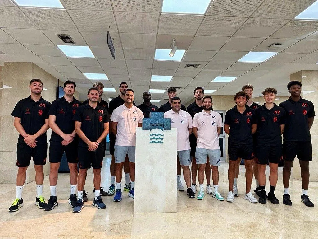 El Clínica Ponferrada arranca su séptima temporada en la categoría de bronce con ilusión y ambición moderada