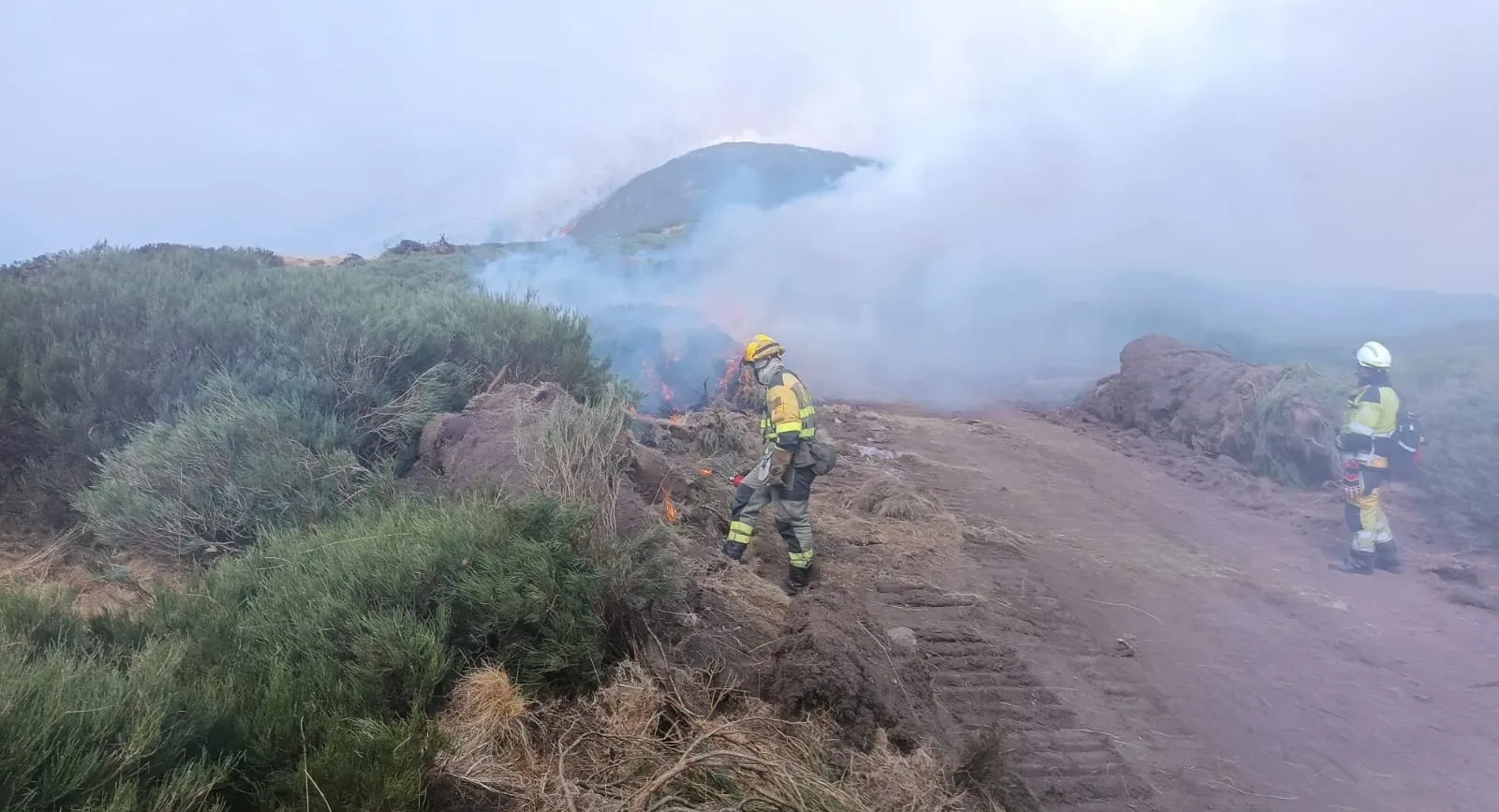 Los incendios en El Bierzo continúan activos: Igüeña y La Baña, los focos principales