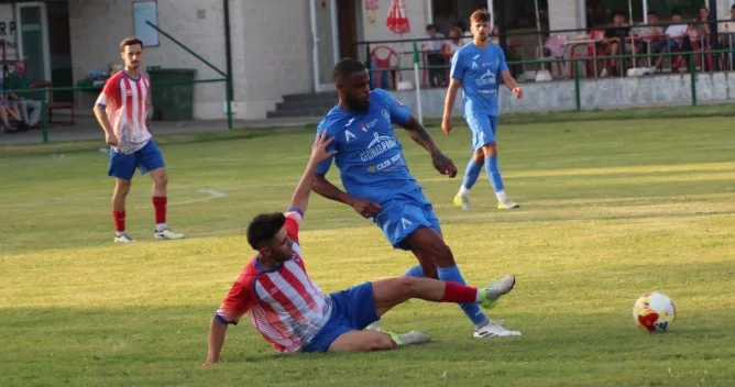 Tablas en La Eragudina en el primer test de pretemporada del Atlético Bembibre ante el Astorga (1-1)