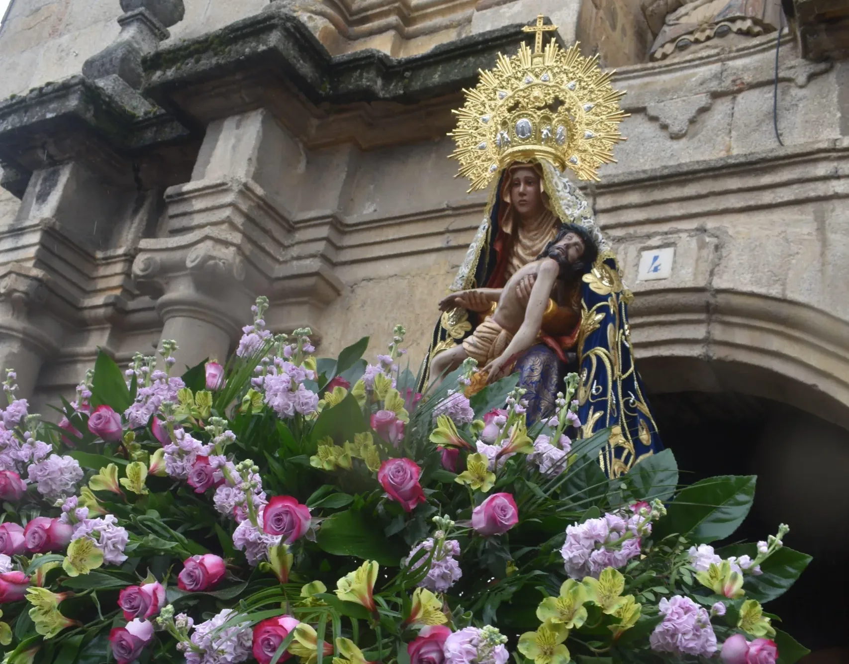 Máximo galardón de las Cortes a la Cofradía de Cacabelos
