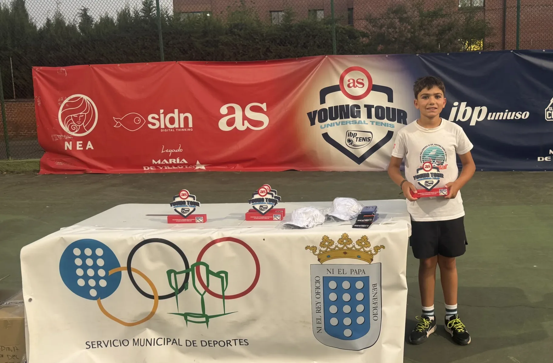 El ponferradino Diego Fernández Álvarez gana el torneo nacional 'AS Young Tour Infinity Tennis' en categoría benjamín