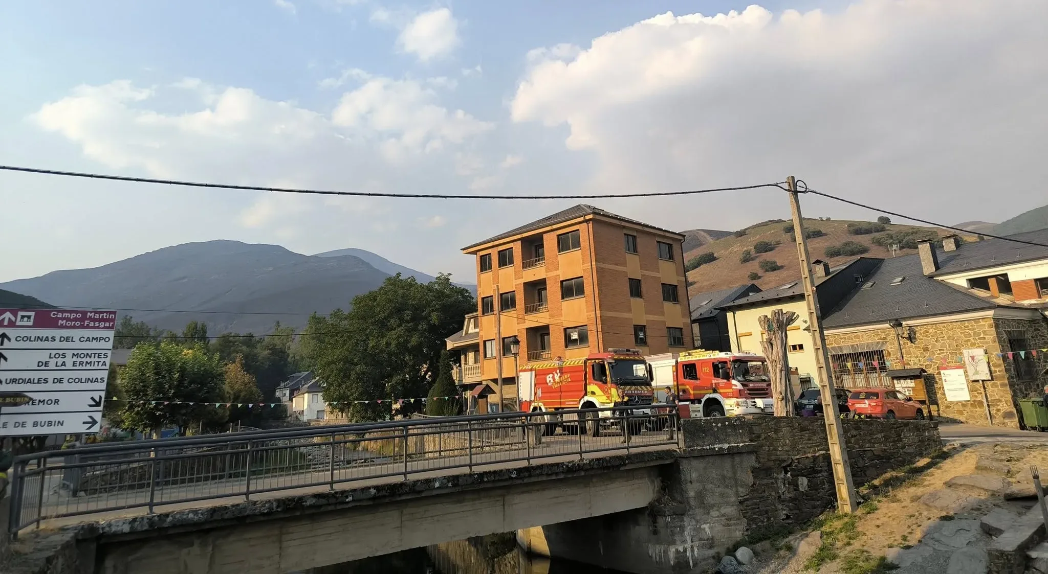 El incendio de Colinas del Campo supera las mil hectáreas y se mantiene fuera de control