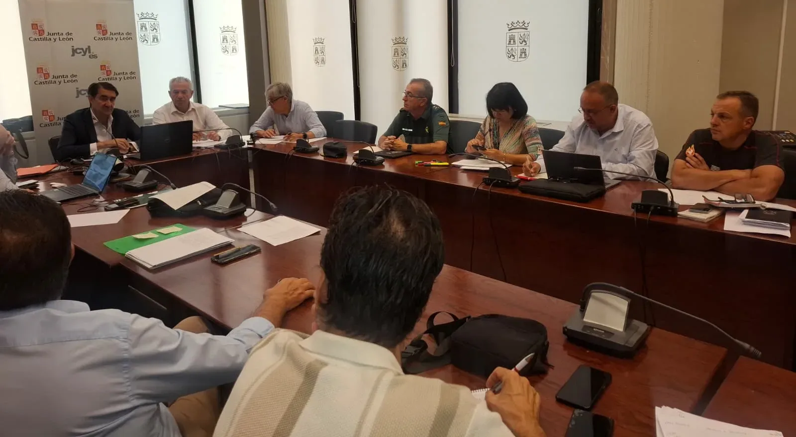 Diputación de León coordina esfuerzos para frenar los incendios en la provincia
