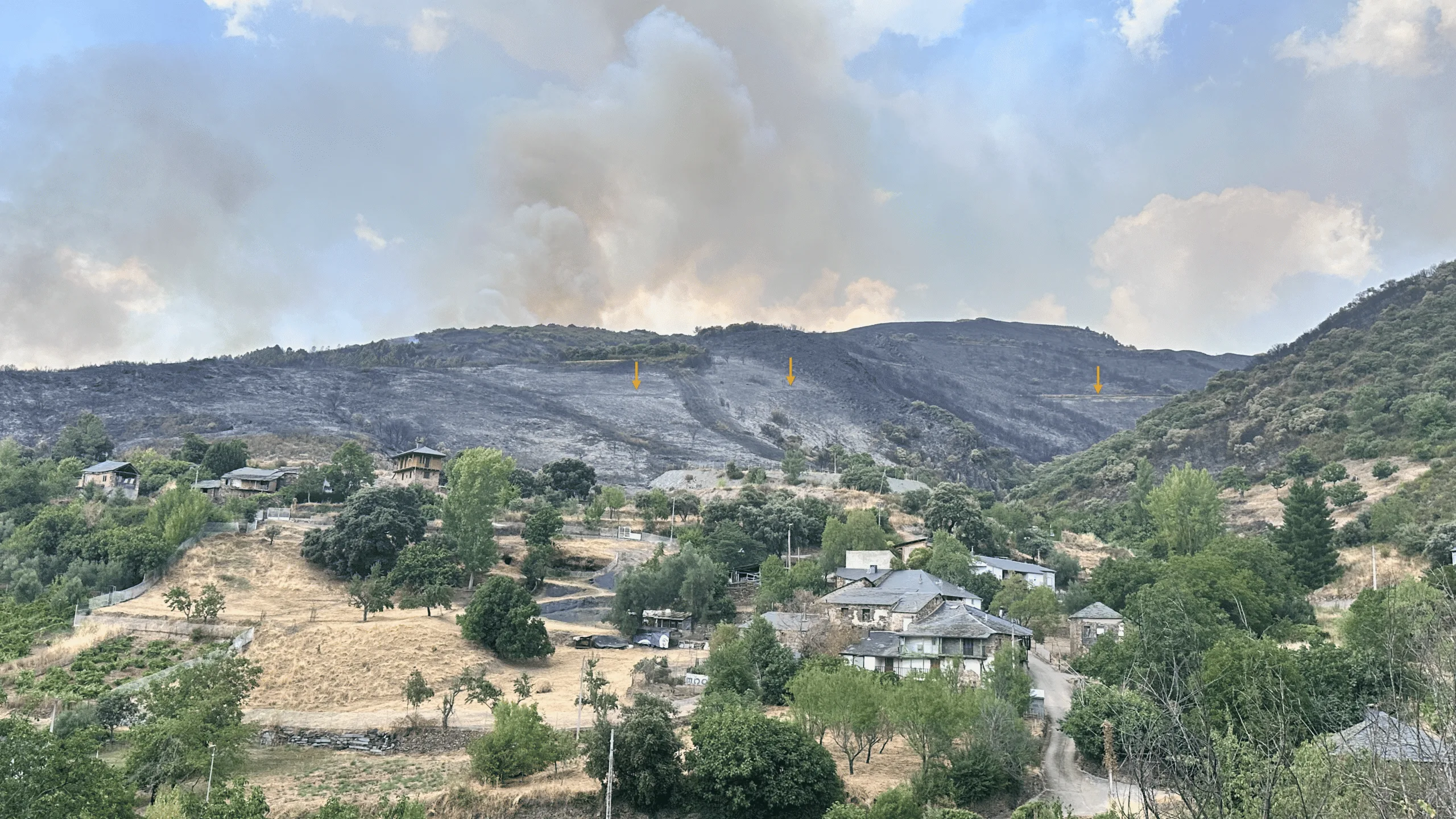 El devastador incendio de Las Médulas podría condicionar el futuro y la preservación de numerosos tramos en la red de canales romanos