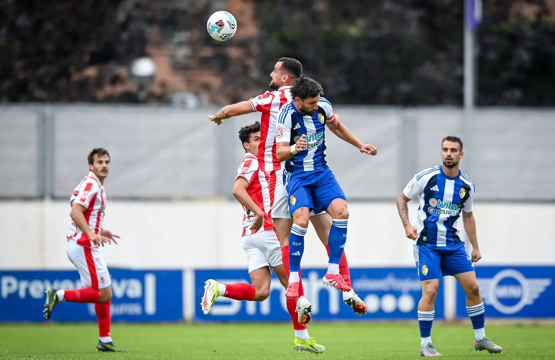 Ponferradina y Sporting continúan con su puesta a punto en Avilés (0-0)