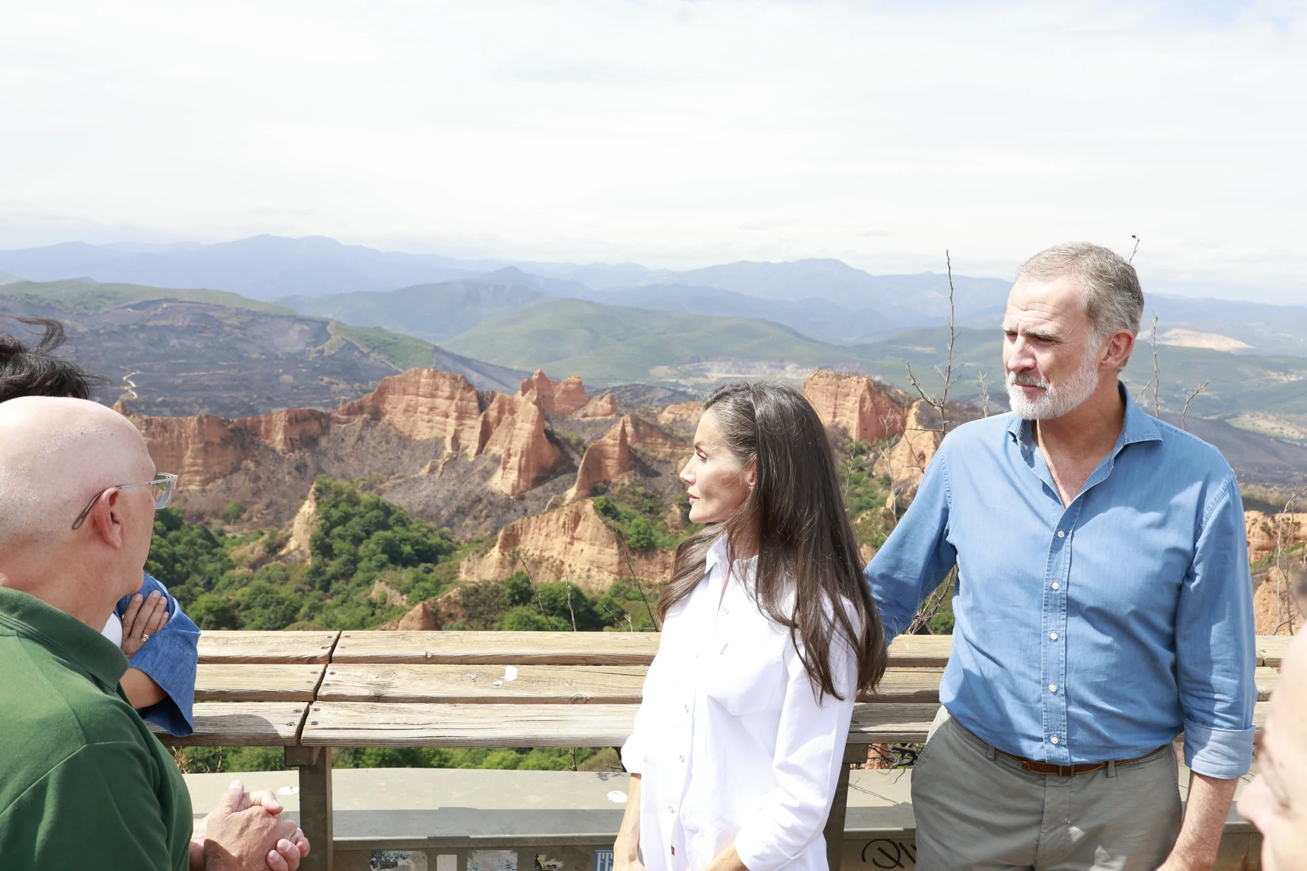 Felipe VI en Las Médulas: “Hay mucho que hacer... mucho esfuerzo para sacar adelante la economía de la zona”