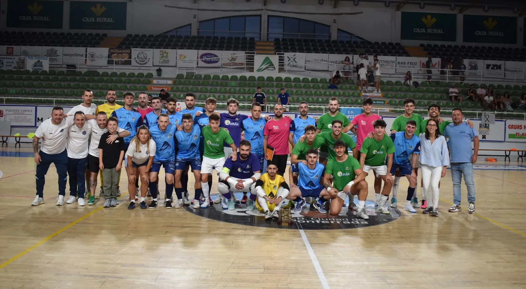 FOTOS | CD Ponfesala cierra la pretemporada con buen sabor de boca y presentación de plantilla