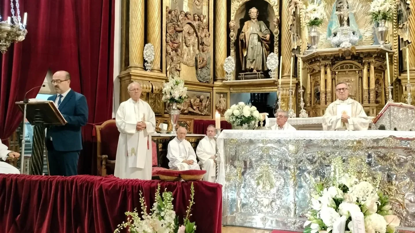 Ponferrada celebra el Día de la Encinina con ofrendas solidarias