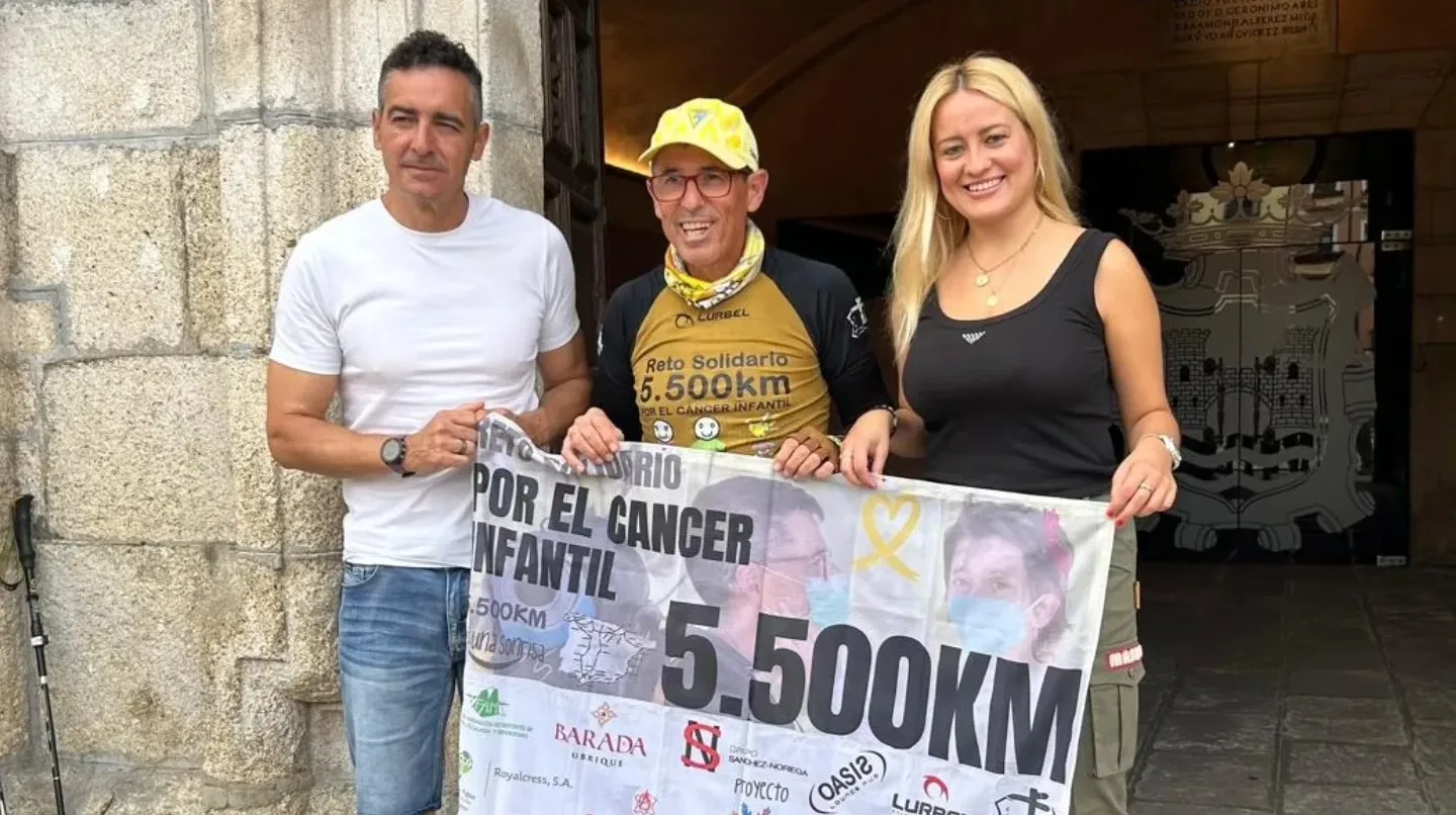 Ponferrada recibe a José Antonio Nieto en su reto solidario “5.500 km por una sonrisa”