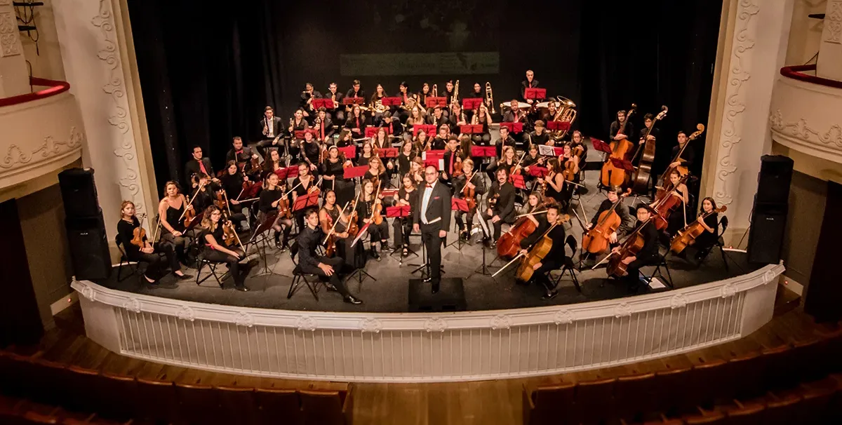 La Orquesta Sinfónica de Ponferrada inaugura la 7ª edición de “Solistas Internacionales” con Beethoven y Álvaro Sieira al piano