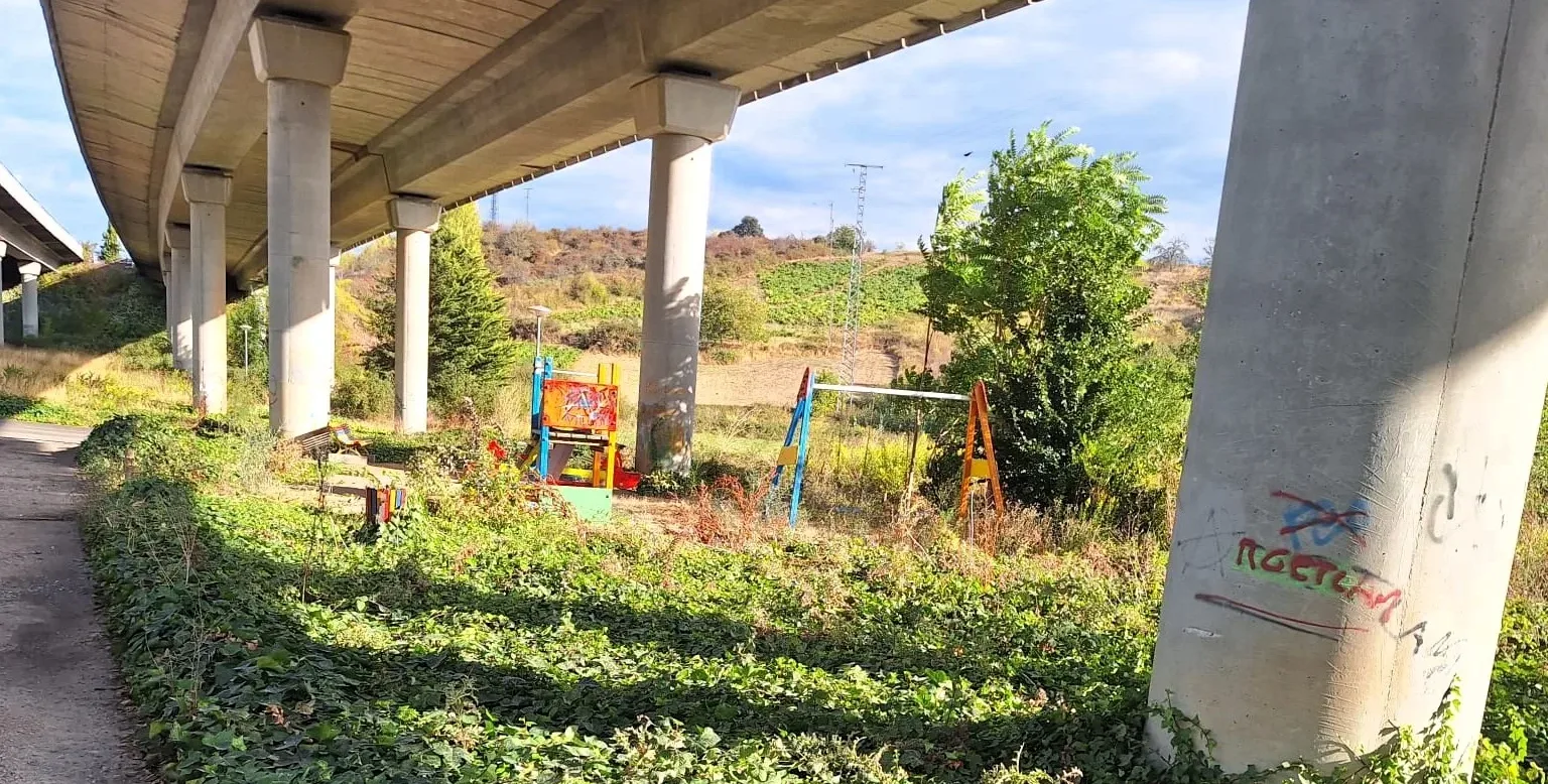 El PP de Camponaraya denuncia el abandono de zonas verdes en el municipio