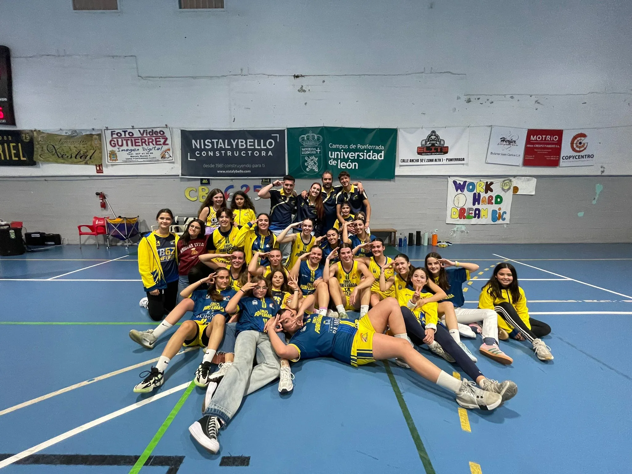 El Embutidos Pajariel 6,25 firma una remontada épica y suma su tercera victoria consecutiva (52-50)