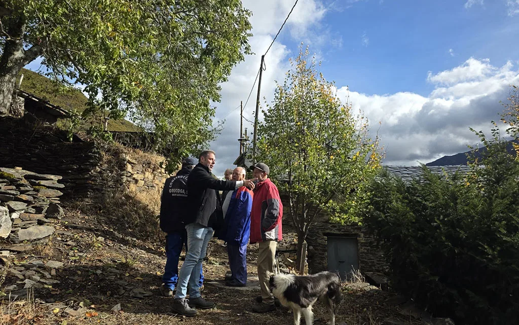Todo a punto para el inicio de las obras de urbanización de varias calles en Montes de Valdueza
