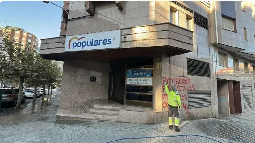 El PSOE de Ponferrada condena las pintadas en la sede del PP pero critica la “doble vara de medir” del equipo de gobierno