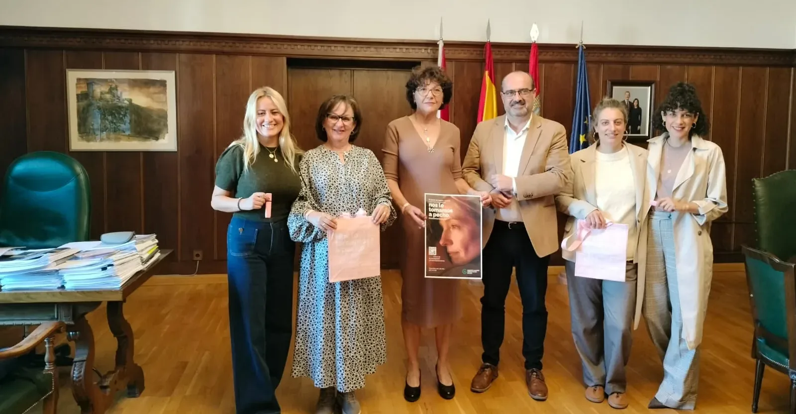 El alcalde de Ponferrada se reúne con la AECC para coordinar los actos del Día Mundial Contra el Cáncer de Mama