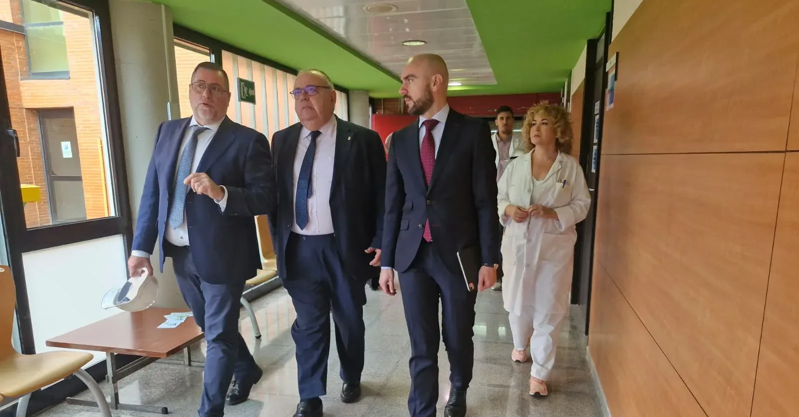 Visita institucional al Hospital El Bierzo para conocer los nuevos servicios de Rehabilitación, Ictus y el Centro de Simulación