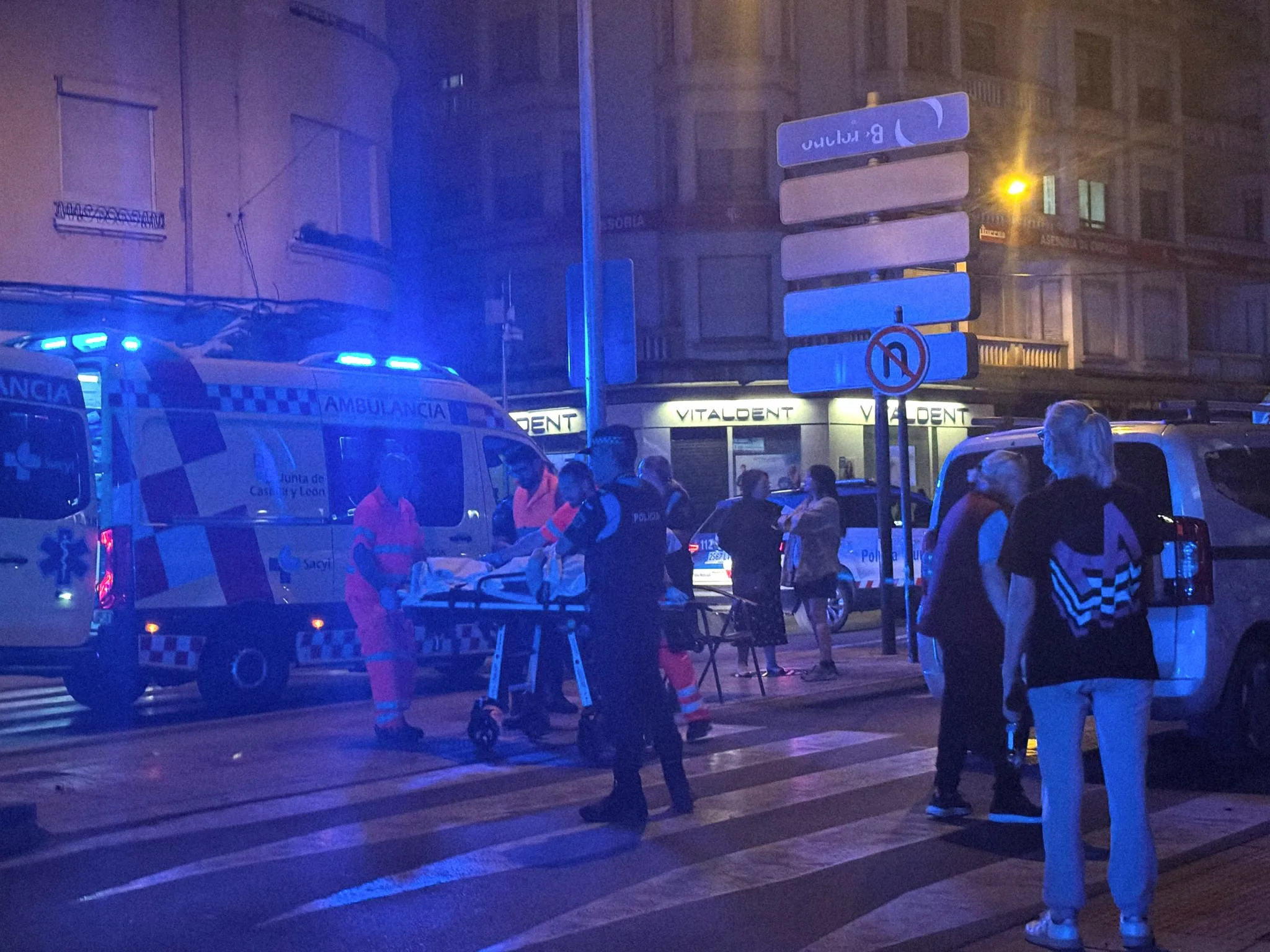 FOTOS | Atropello en Ponferrada: el conductor da negativo en alcoholemia y la víctima resulta herida